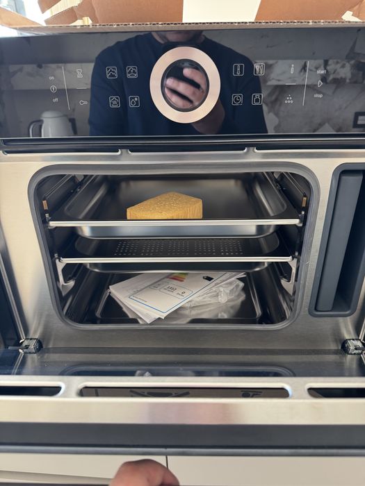 Духова піч Bosh , НОВА