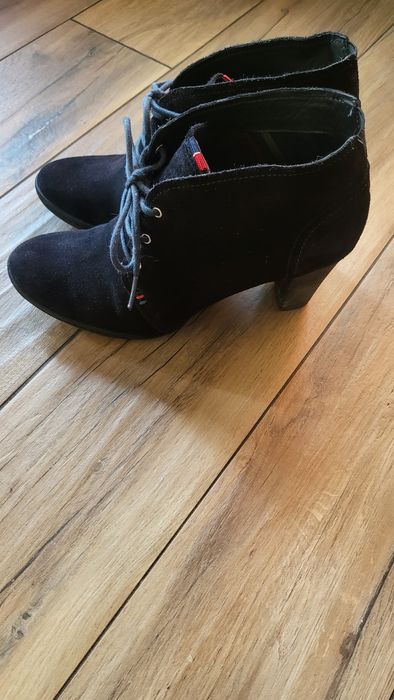 Botki Tommy Hilfiger , granatowe , rozmiar 40.