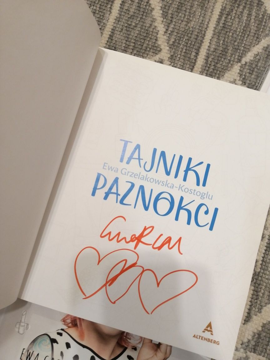 Tajniki paznokci z autografem