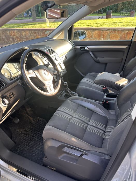 VW Touran 2013 максимальна комплектація ідеальний стан