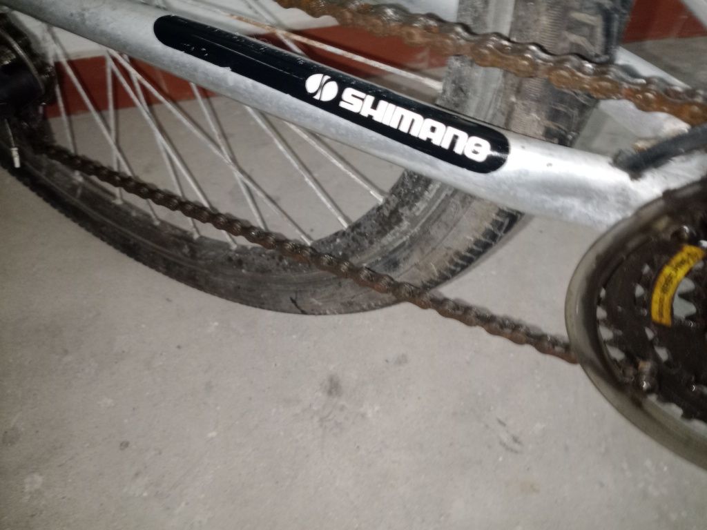 Bicicleta roda 26 85€ de alumínio reforçado tudo a funcionar na perfei