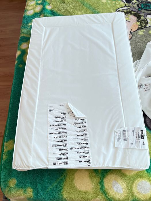 Trocador IKEA com fronha, perfeito estado!