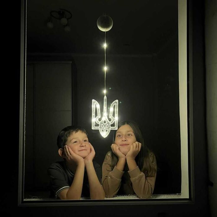 Гірлянда фігурка Український Тризуб 10led з присоскою на вікно батарея