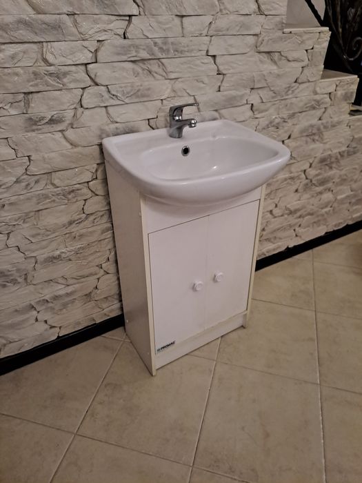Umywalka szafka łazienkowa