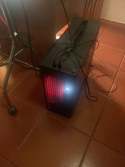 Desktop Lenovo Gaming Pc/Monitor Aoc [23.8-1ms-144HZ]