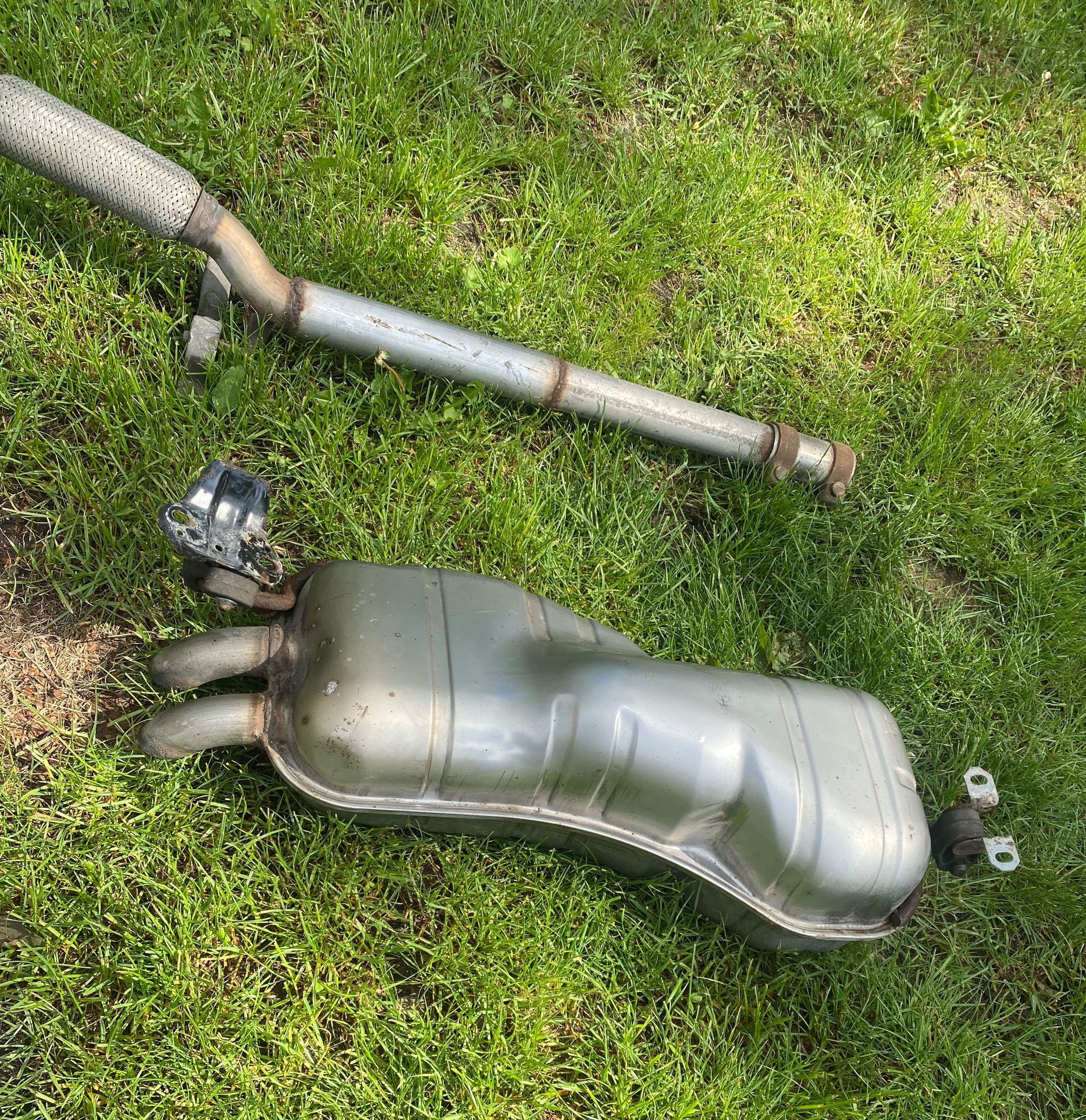 Tłumik leon1 golf3 Audi a3
