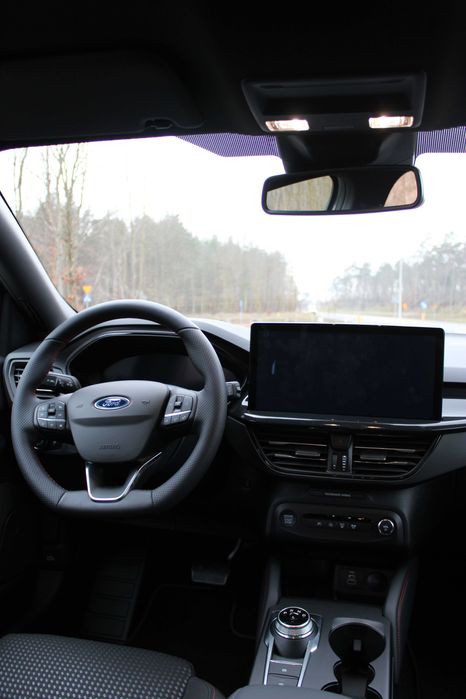 WYNAJEM FORD FOCUS ST-LINE X kombi – 1.5 diesel 115 KM – automat