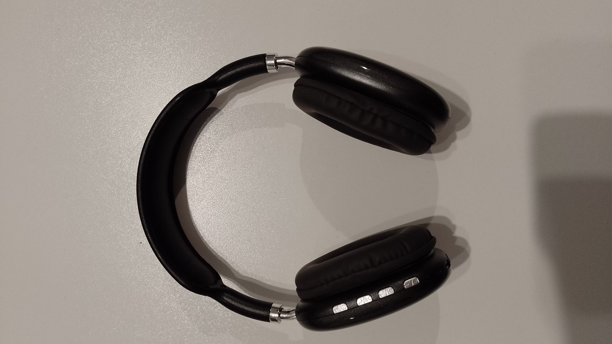 Słuchawki bezprzewodowe nauszne P9
