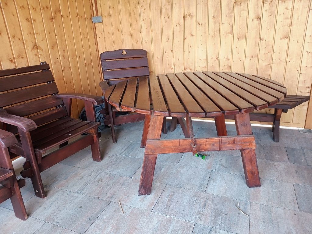 Meble ogrodowe drewniane stół i krzesła