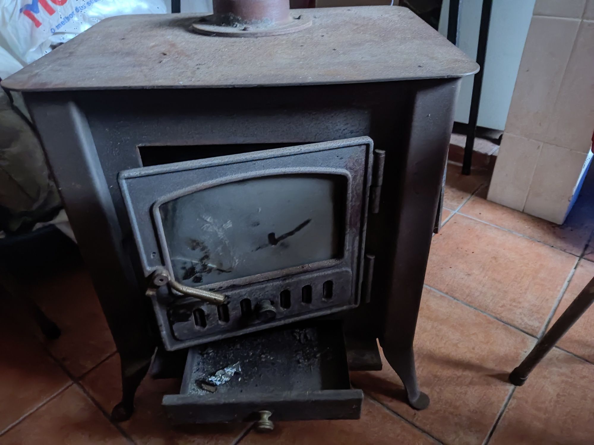 Vendo salamandra antiga