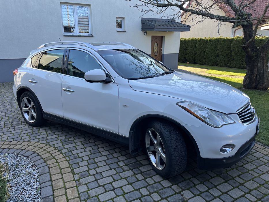 Infiniti EX35. 300 KM w gazie