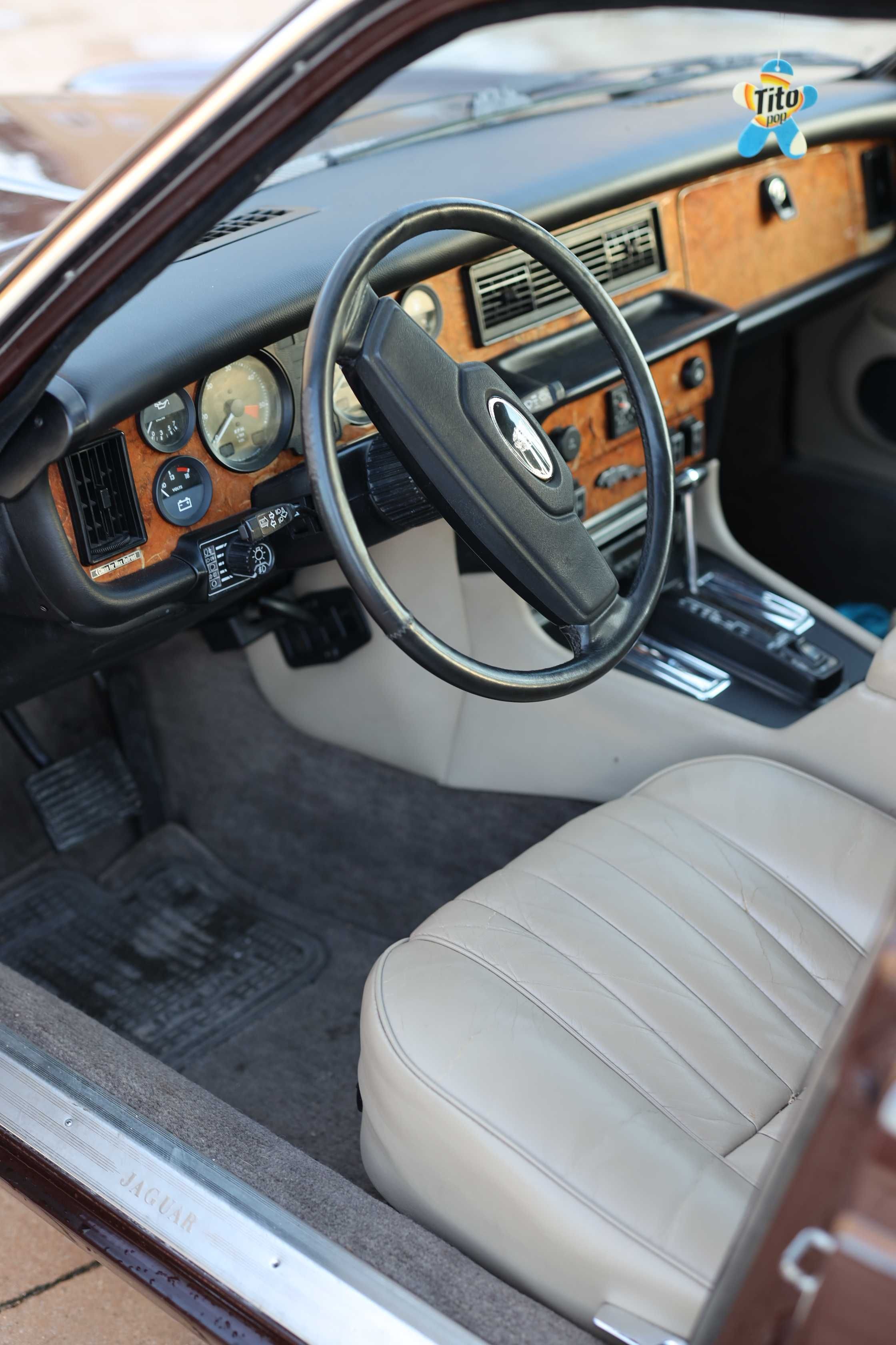 Pięknym bordowym Jaguarem XJ 1983 zawiozę do Ślubu!