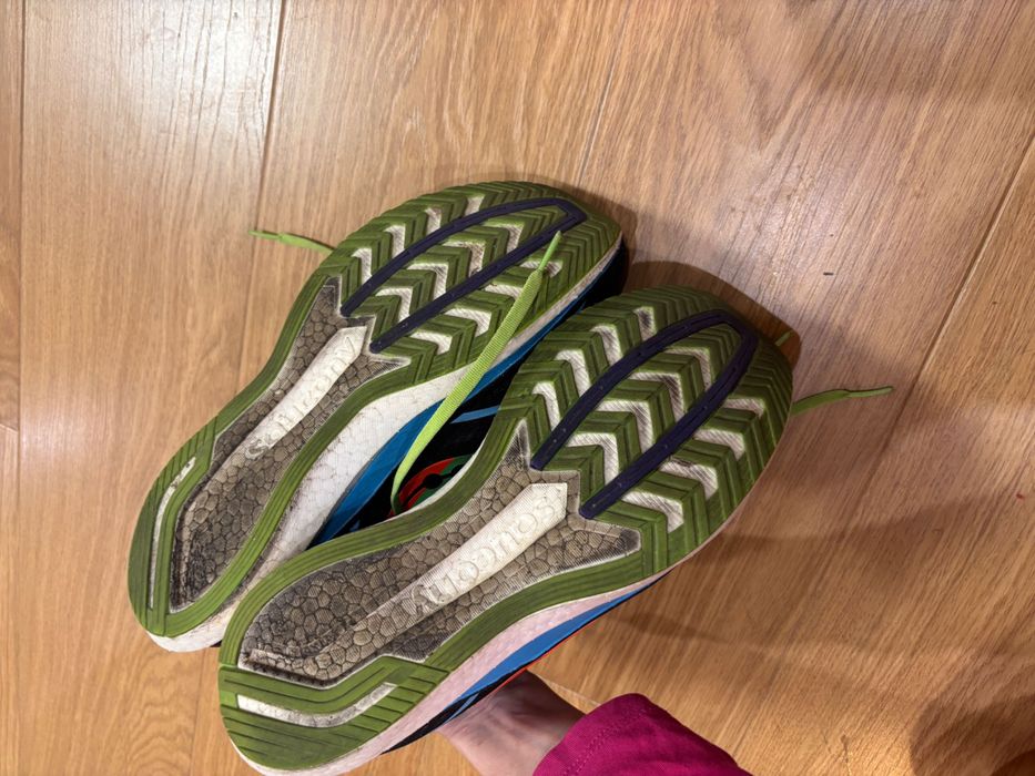 Кросівки бігові Saucony Endorphin Speed чоловічі 43 44 б/у Кольорові