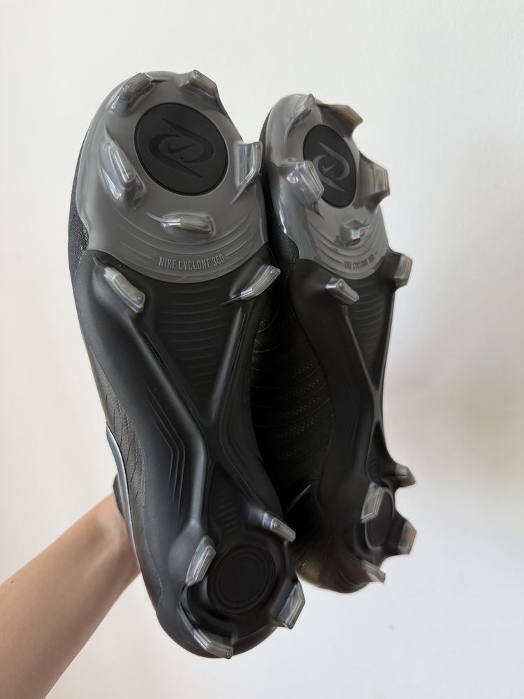 Футбольні бутси. Nike Phantom luna II PRO FG