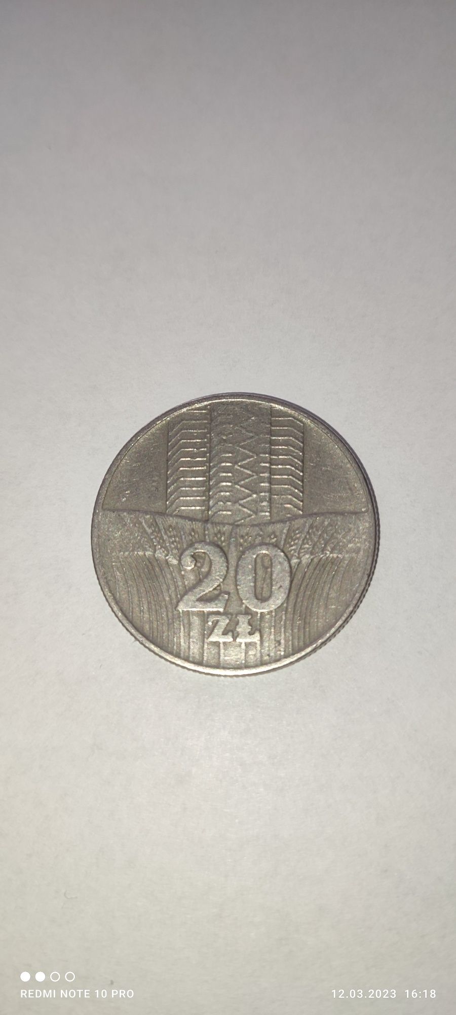 Moneta dwadzieścia złotych z 1976 roku bez znaku mennicy - ładny stan