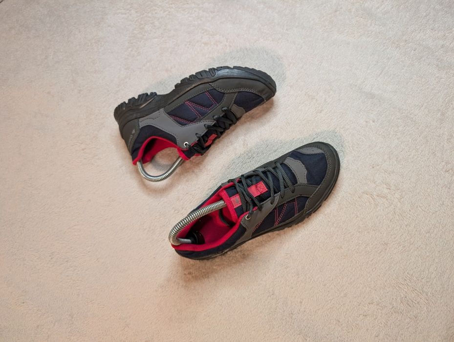 Кросівки Quechua 38р. 24 см original стан нових