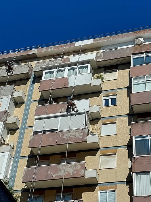 Pintura de prédios em Rapel/ Alpinismo industrial