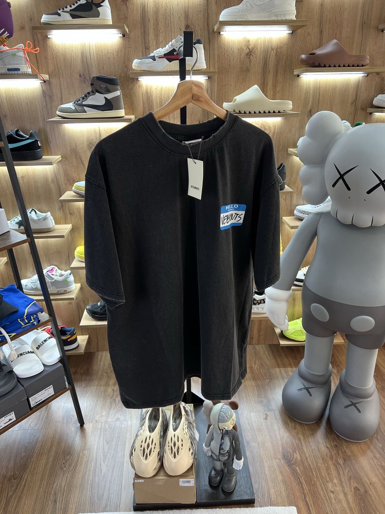 Футболка VETEMENTS “My Name Is” Blue Logo Faded Black