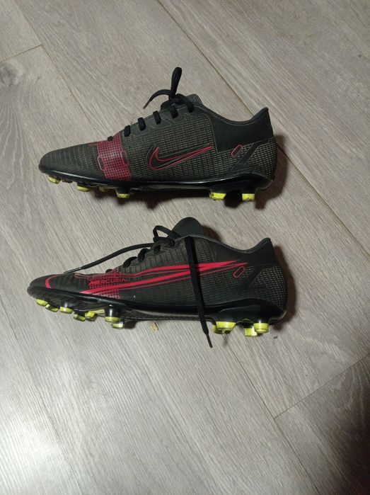 Бутси чорні нові