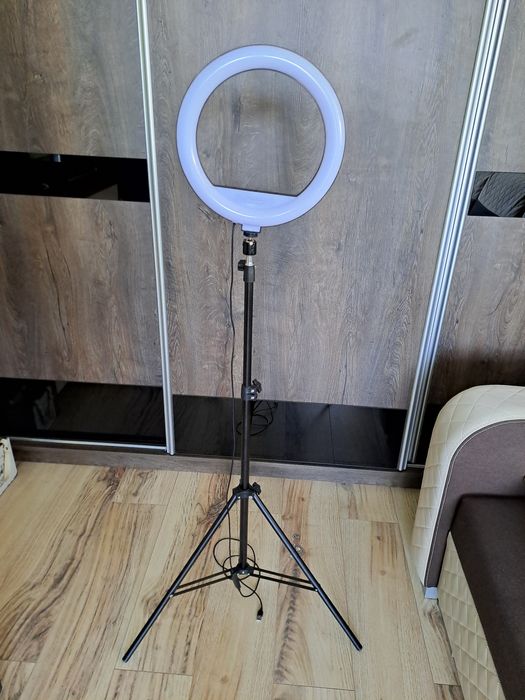 Lampa pierścieniowa tracer