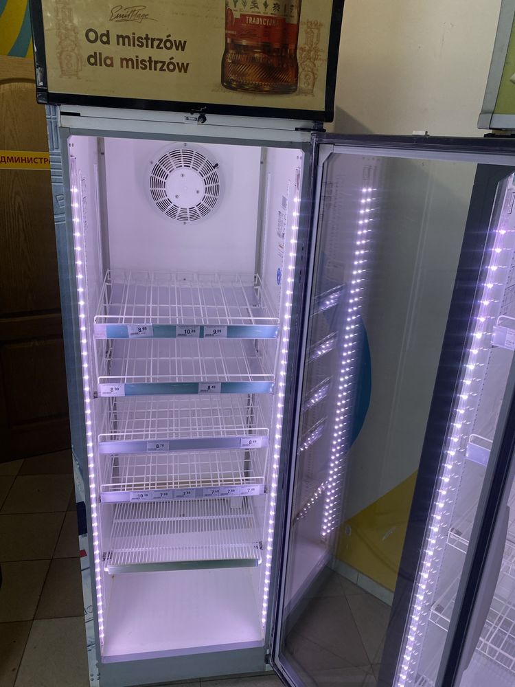 Холодильный шкаф/холодильник для напитков FRIGOGLASS/Norcool