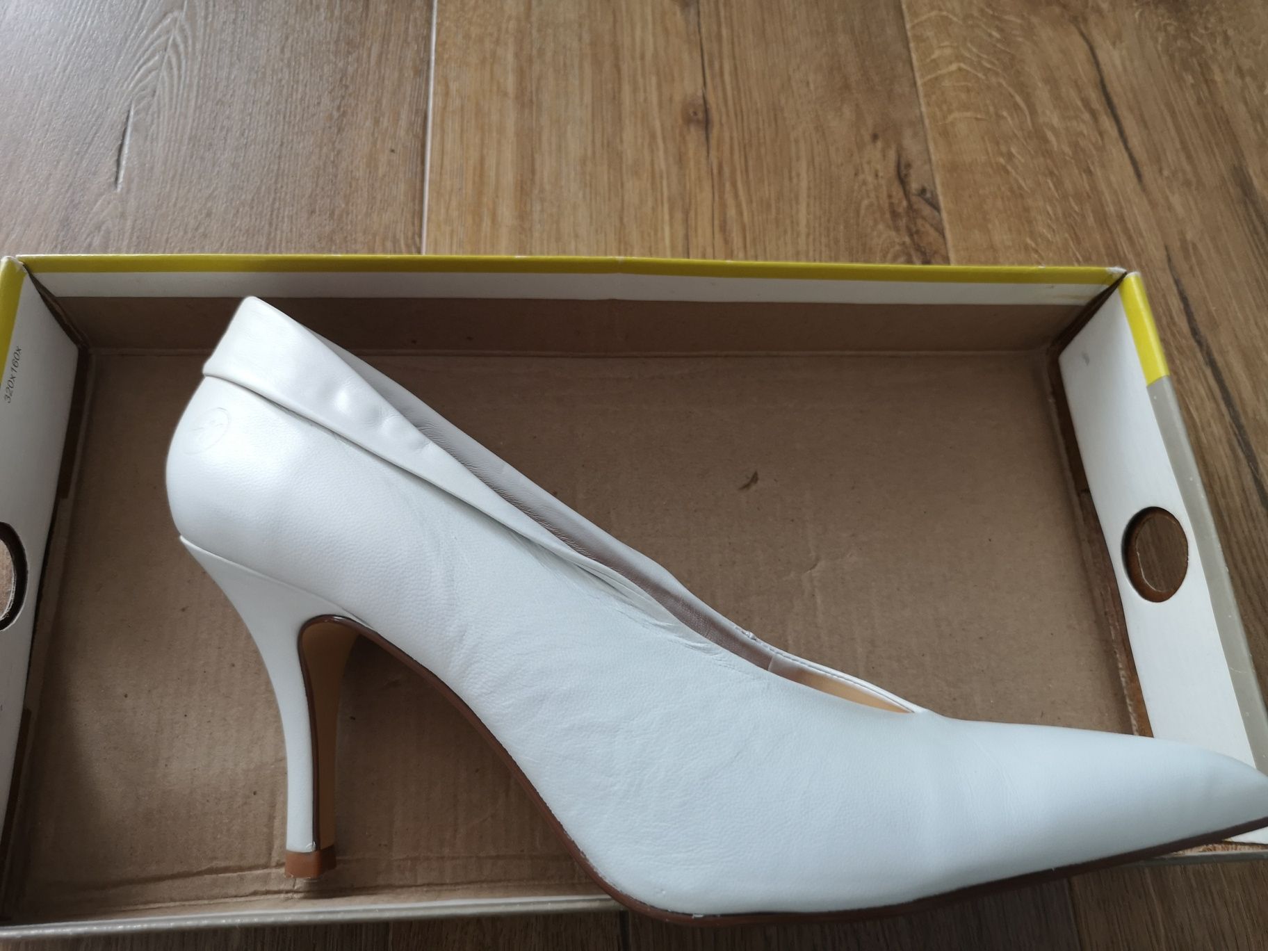 Buty szpilki Bronx skóra nowe rozm. 9 - 40-40,5