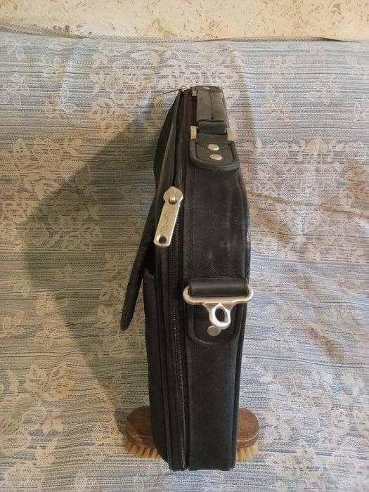 Портфель, дипломат для ноутбука