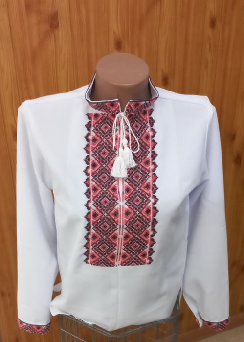 Дитяча сорочка вишита чеським бісером