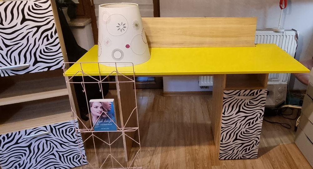 Zestaw mebli młodzieżowych