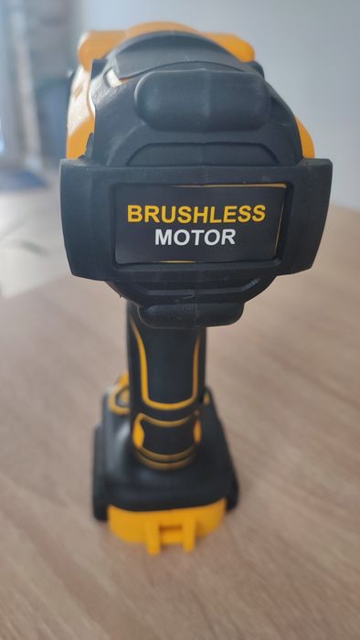 Nowy klucz udarowy pneumatyczny DeWalt DCF 900