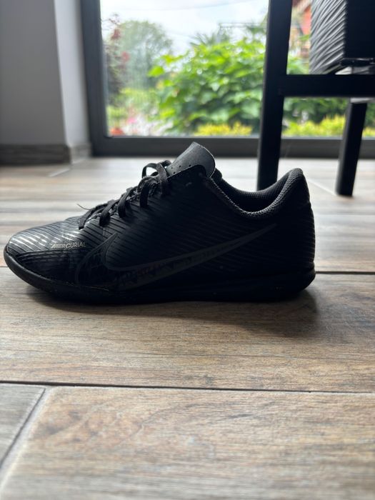 Halówki NIKE buty hala rozmiar 35.5 dziecięce