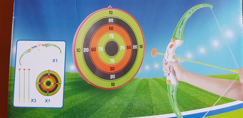 Łuk z tarczą i trzy strzałkami plus 4 lata