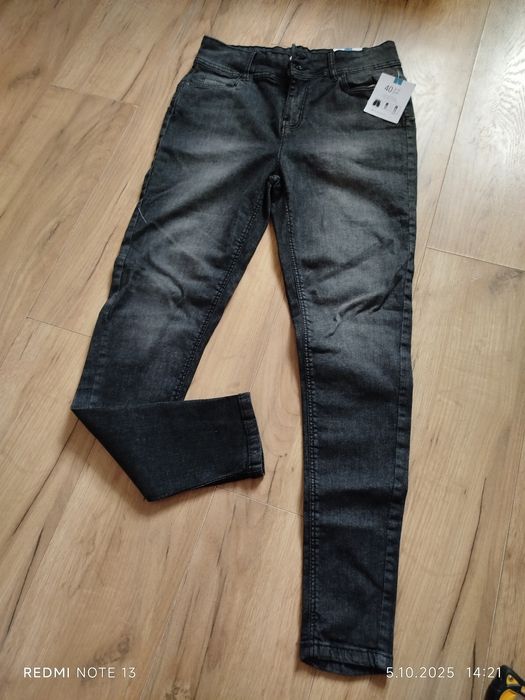 Nowe spodnie czarne l 40 jeansy damskie
