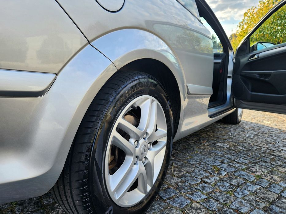 Opel Astra  GTC - Oportunidade