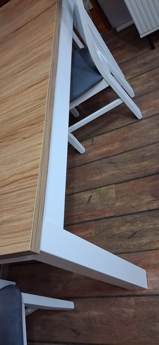 Sprzedam komplet  stół z 4 krzeslami