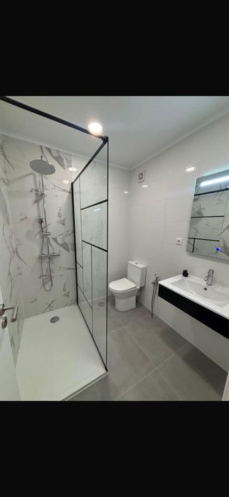 Quarto pra arrendar na encarnaçao ( lisboa) ao pé do metro .