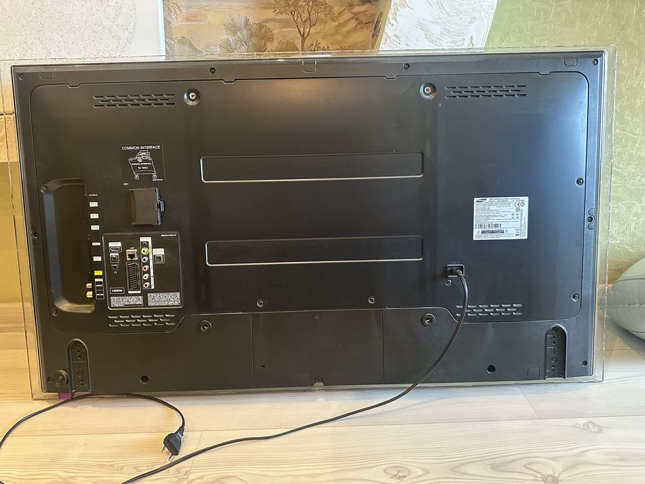 Продам телевизор Samsung / smart