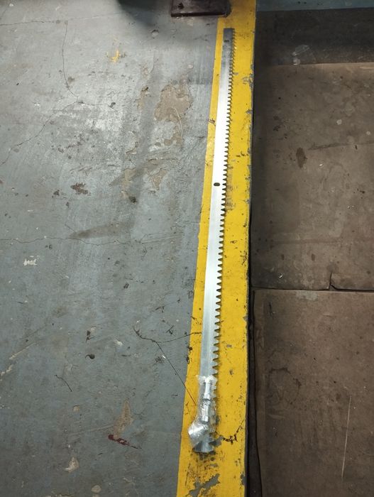 Зубчаста рейка відкатні ворота