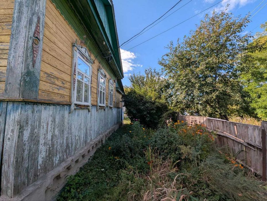 Будинок з садком, городом та земельною ділянкою біля Ніжина
