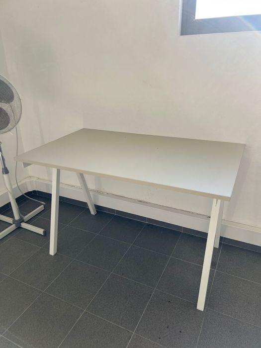 Secretarias de escritorio em otimo estado