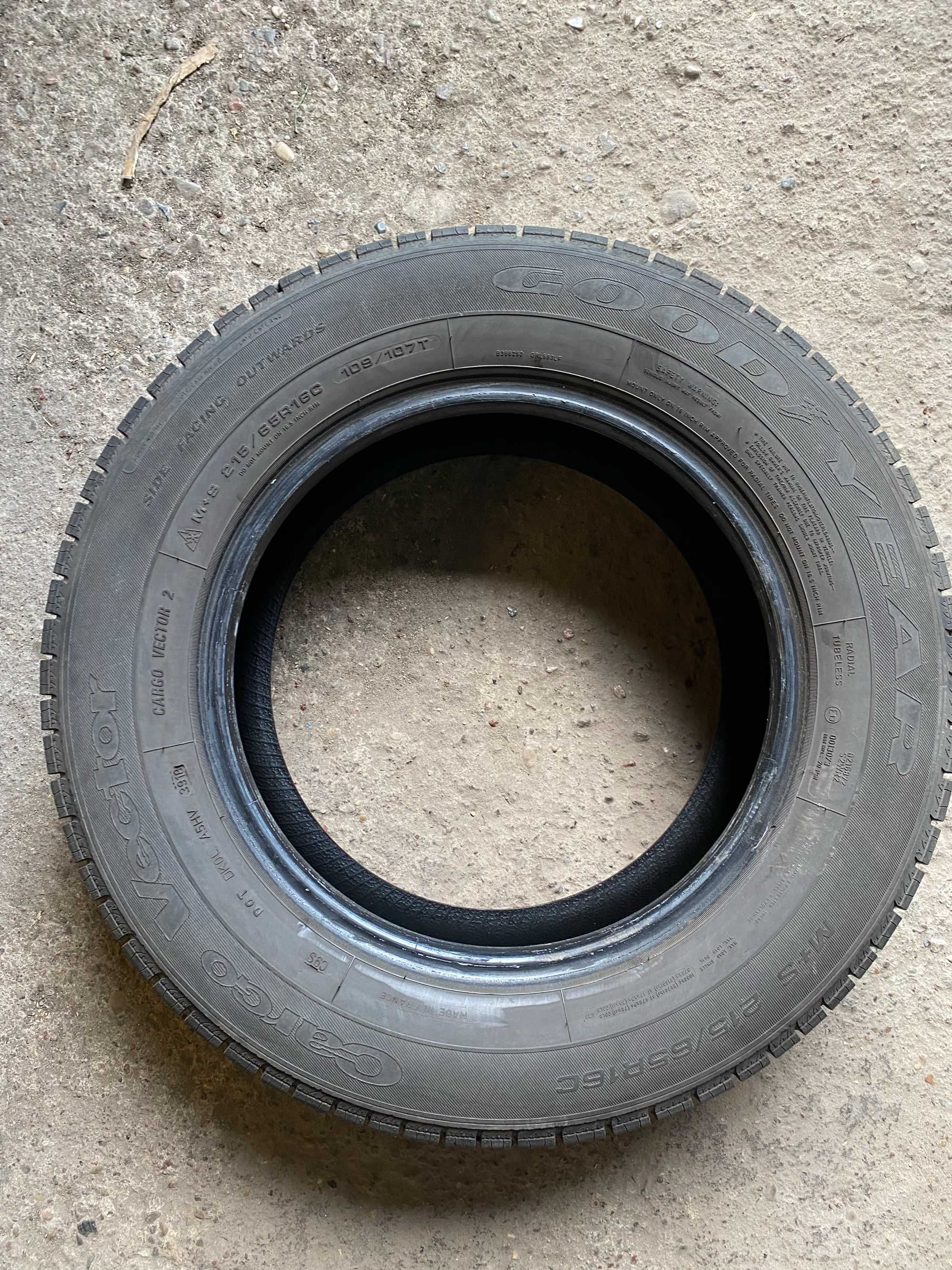 Goodyear Cargo Vector 2 215/65R16C 109/107T M+S Nr 652