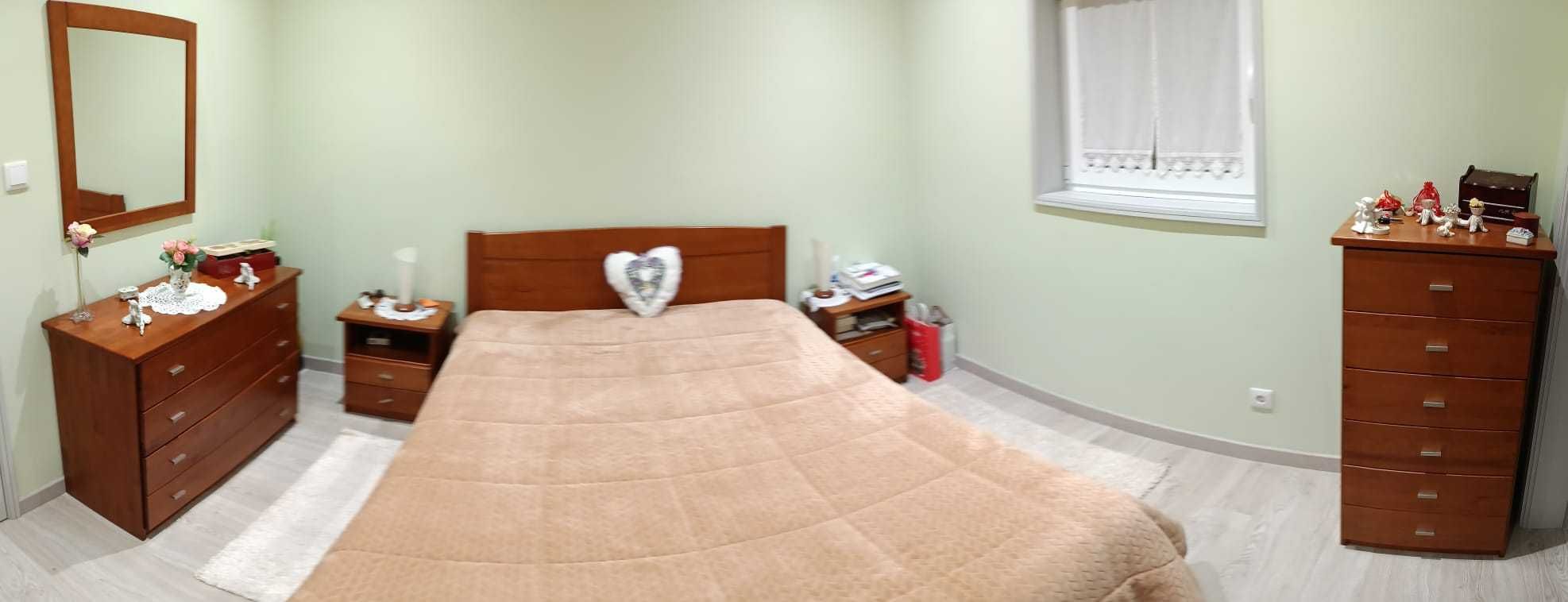 Mobília de Quarto Casal em Cerejeira