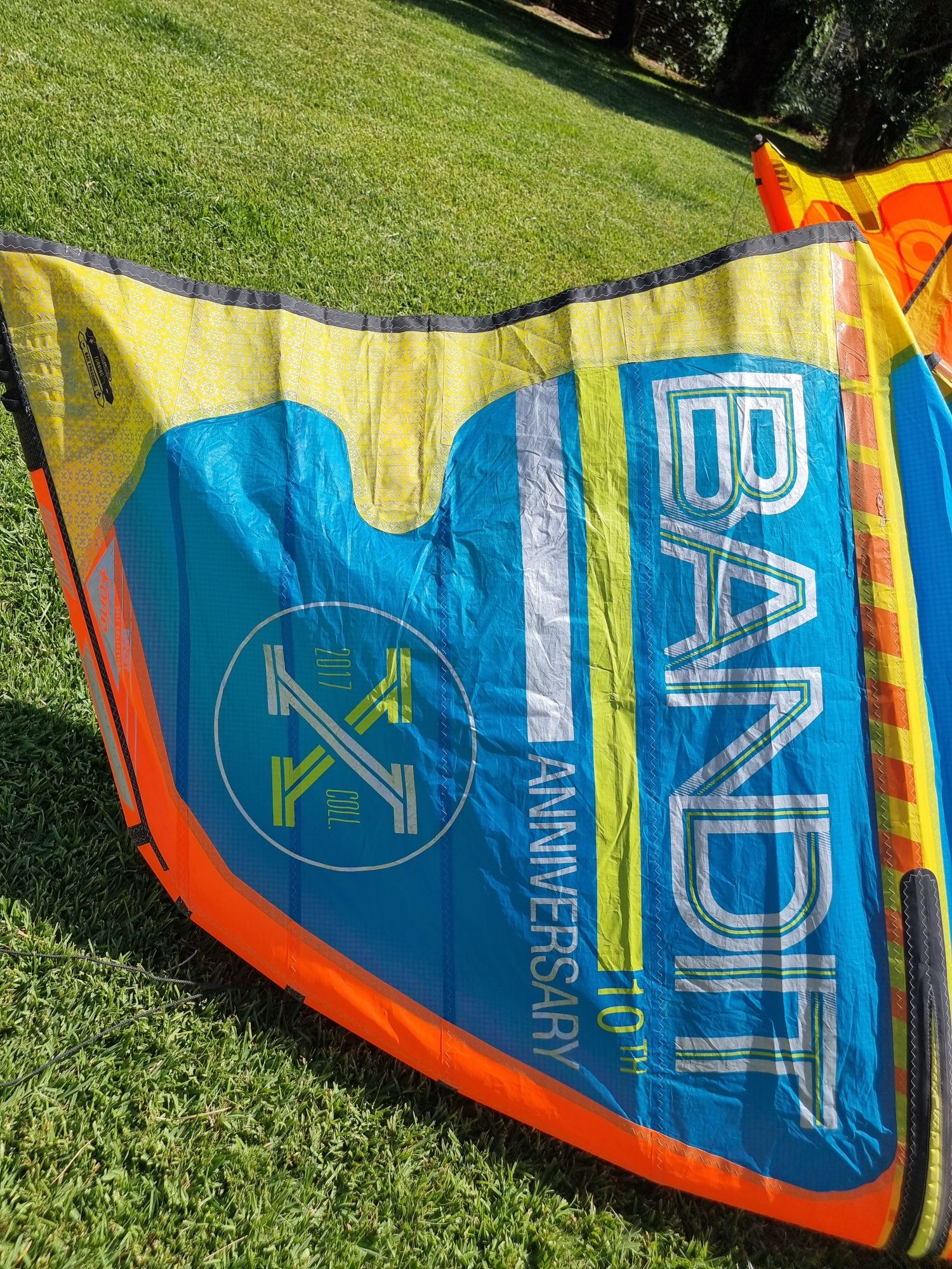 Kitesurf F-One + RRD (Bandit 10m² +Bandit 8m² + prancha + barra + arn