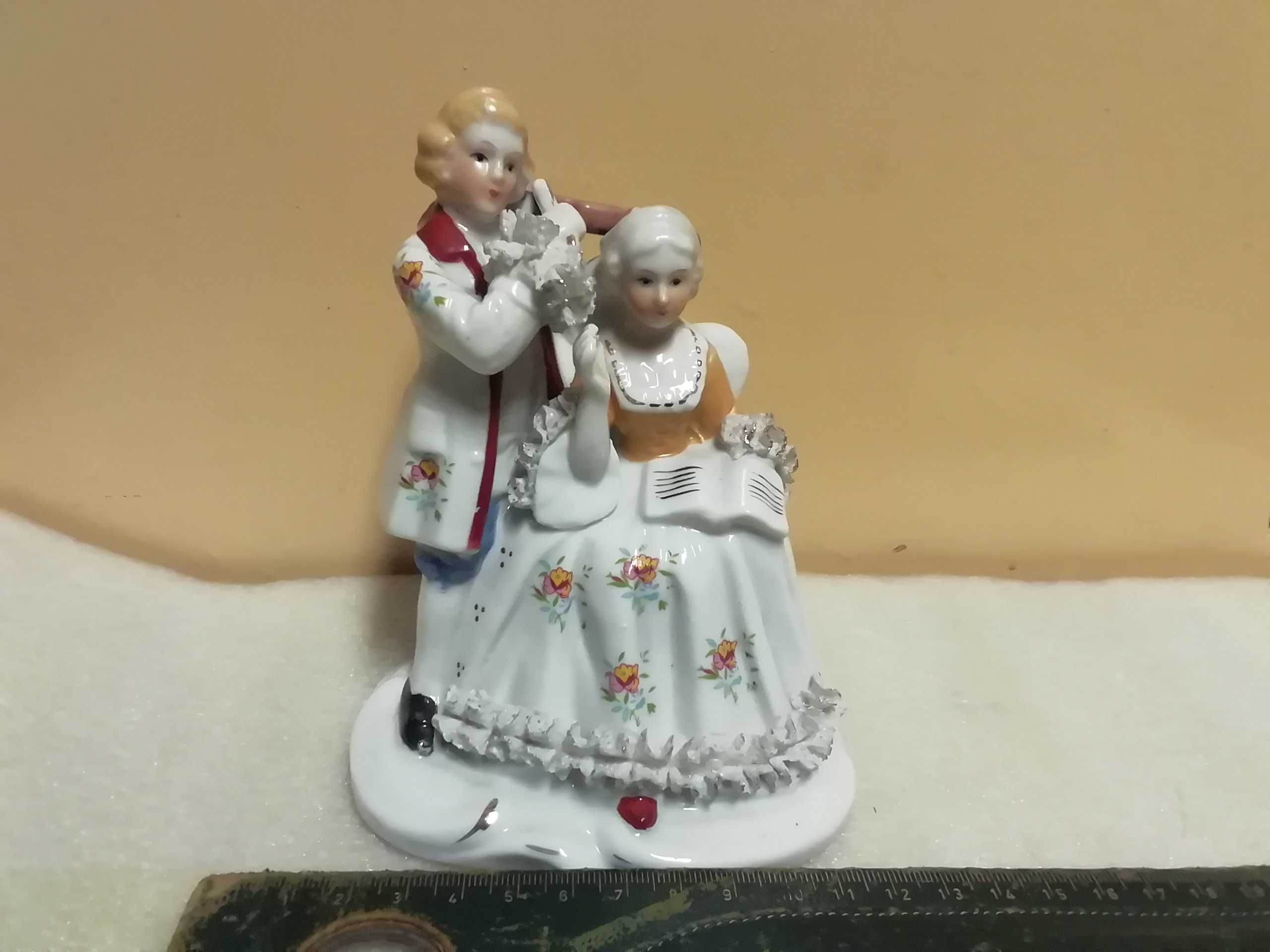 Figurka porcelanowa firmowa ręcznie malowana