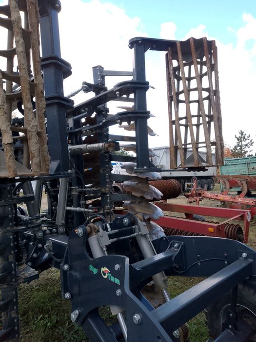 Agregat takerzowy Brona talerzowa Talerzówka Agrotom 5m + Wał nożowy