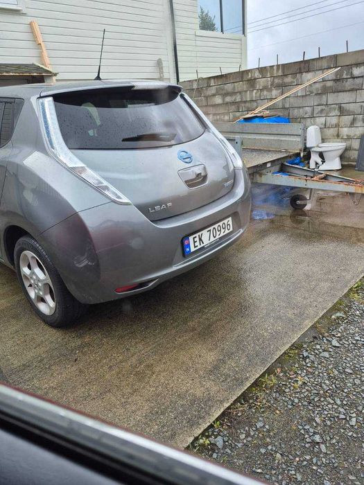 В дорозі Nissan Leaf Acenta 12/2017 нісан ліф електро 30 кВт хетчбек