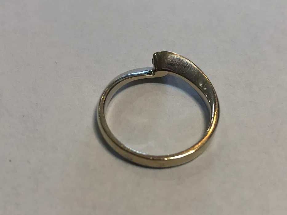 Złoty pierścionek APART z diamentem 14k 2,77g 0,16ct SI2 H-I roz. 14