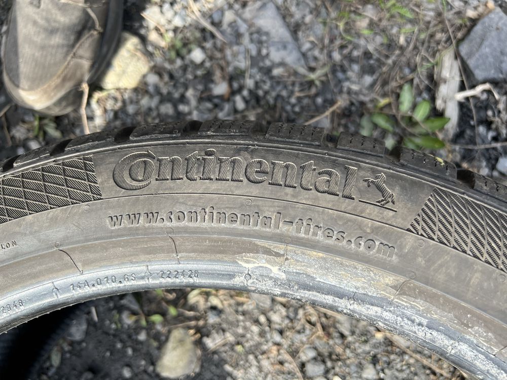 2xopona zimowa CONTINENTAL w rozmiarze 225/40 R18