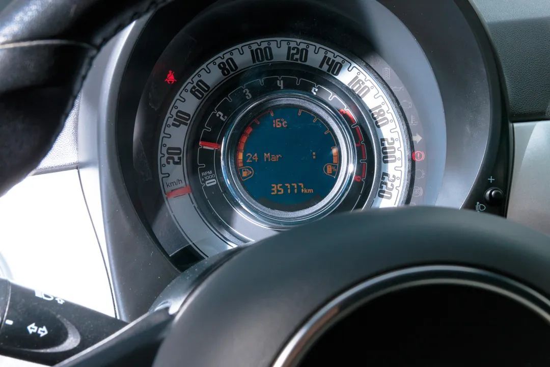 Fiat 500 Samochód FIAT 500 Hey Google 1,0 Hybrid 70KM
