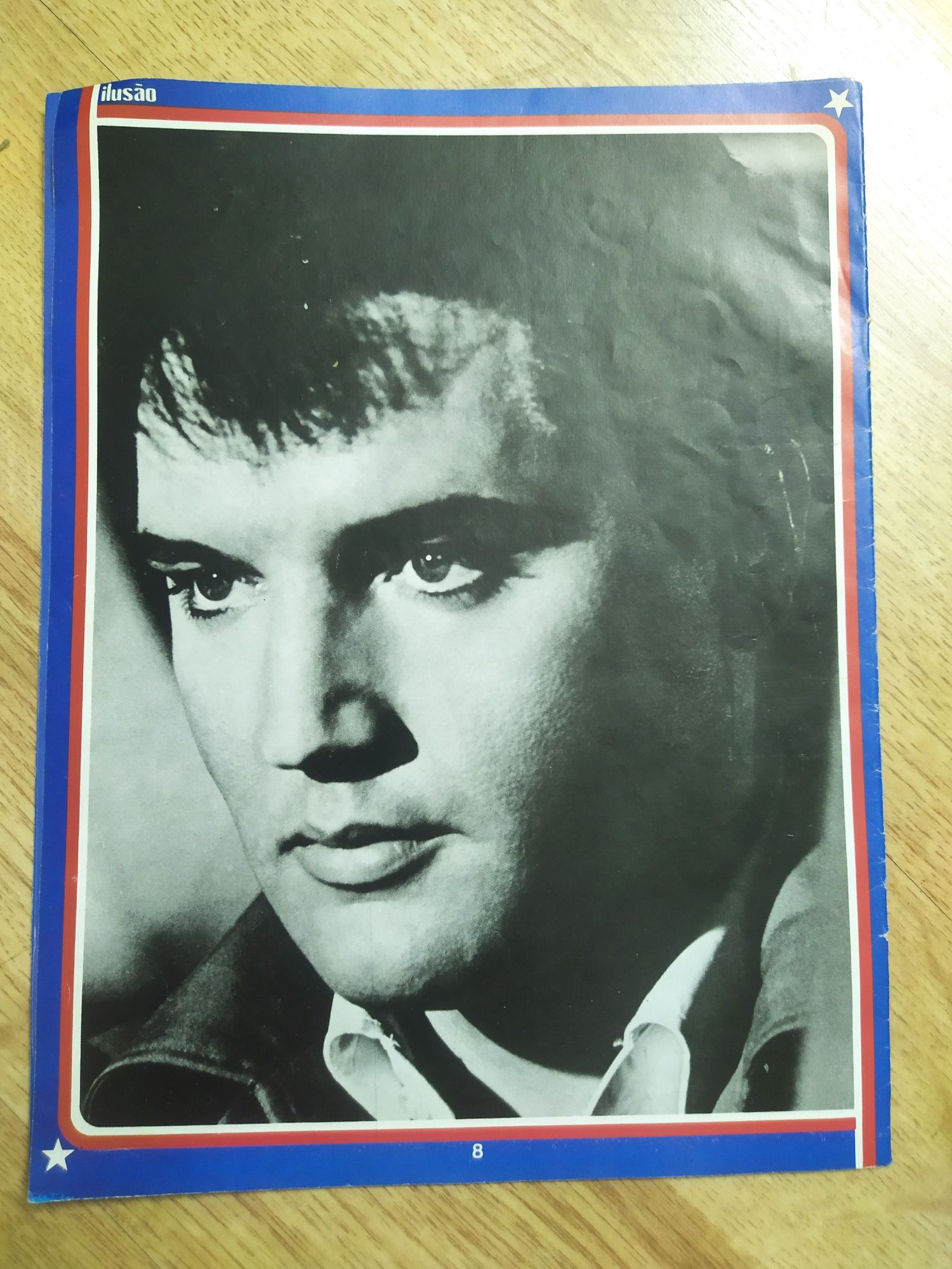 Vendo revista "Elvis Presley- A vida de um ídolo" de 1990